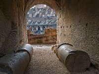 Vue d'un passage permettant l'accès aux gradins