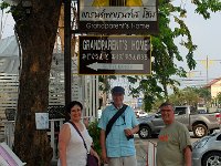 Ayutthaya: dans une rue à la recherche d'un resto