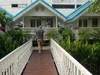 A Ayutthaya la zone d'accueil au milieu de l'étang (de jour)