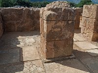 Piliers de la crypte de l'angle sud-est