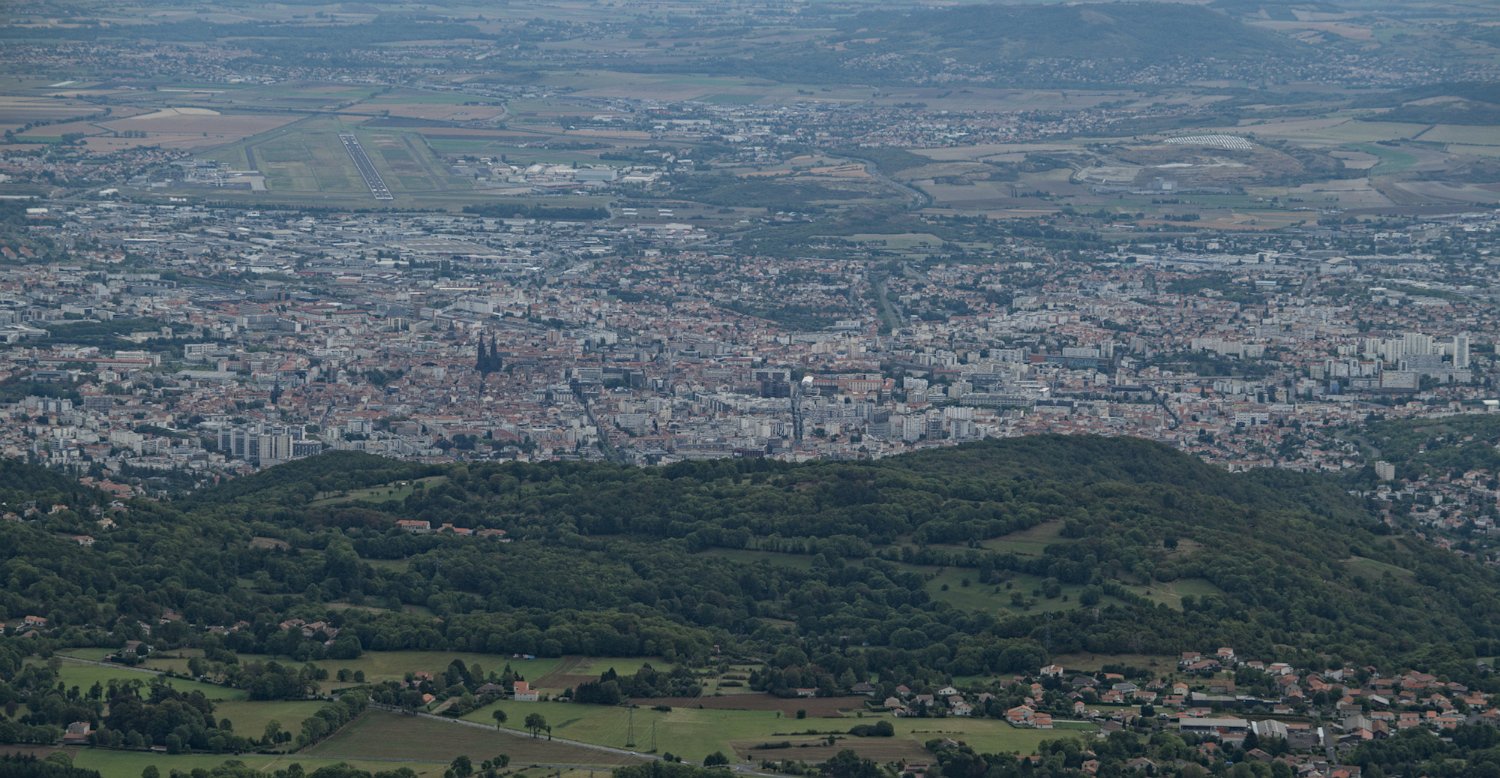 La ville de Clermont Ferrand et la plaine de la Limagne