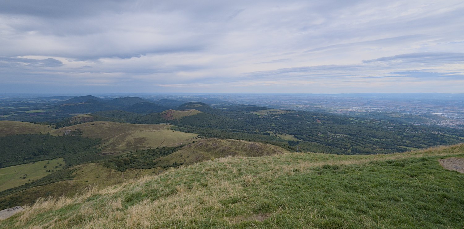 La chaîne des puys vers le nord- vue générale