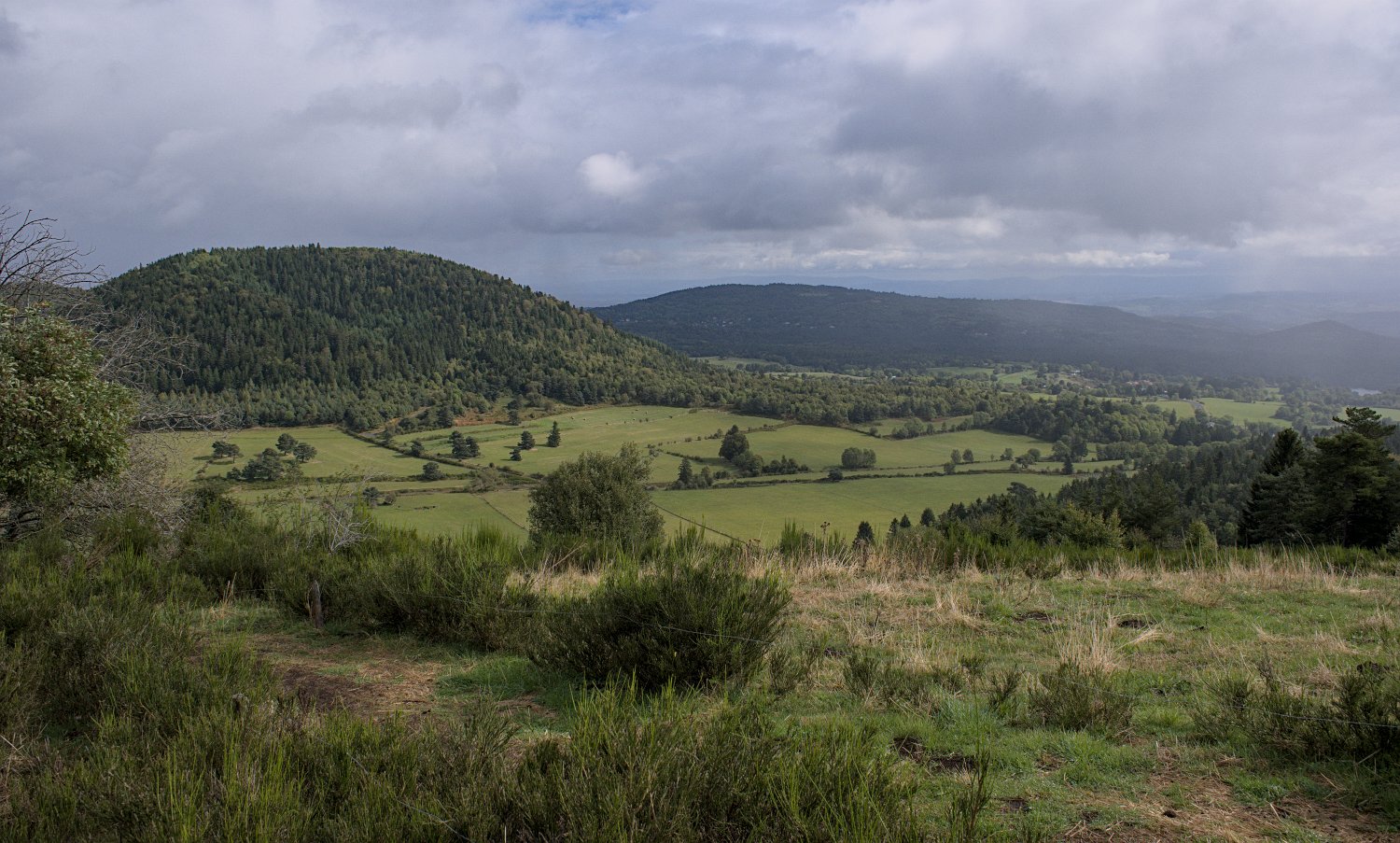 Puy  de Charmont et sa coulée de lave