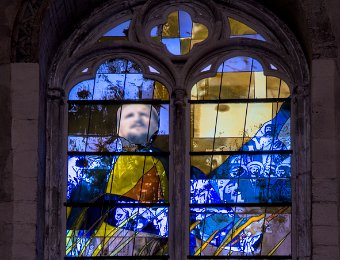 Vitraux de Gérard Colin-Thiebaut  Vitrail principal du tryptique Saint Matthieu