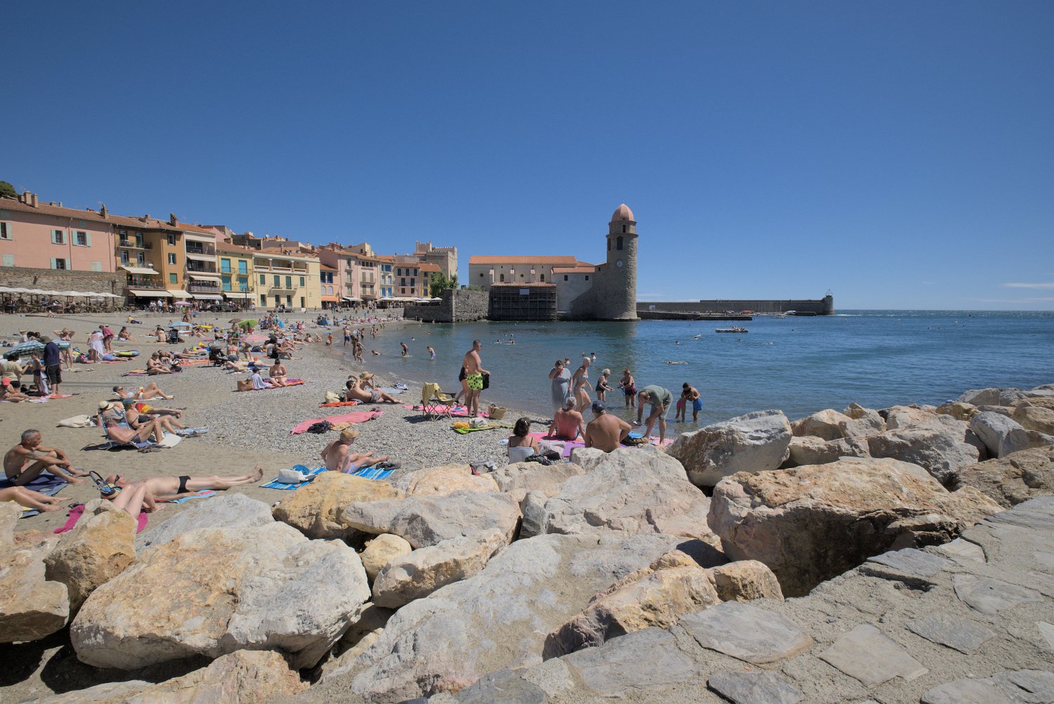La plage et l'église