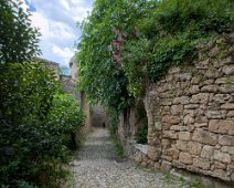 Ruelle dans la falaise de tuf (promenade du rocher)