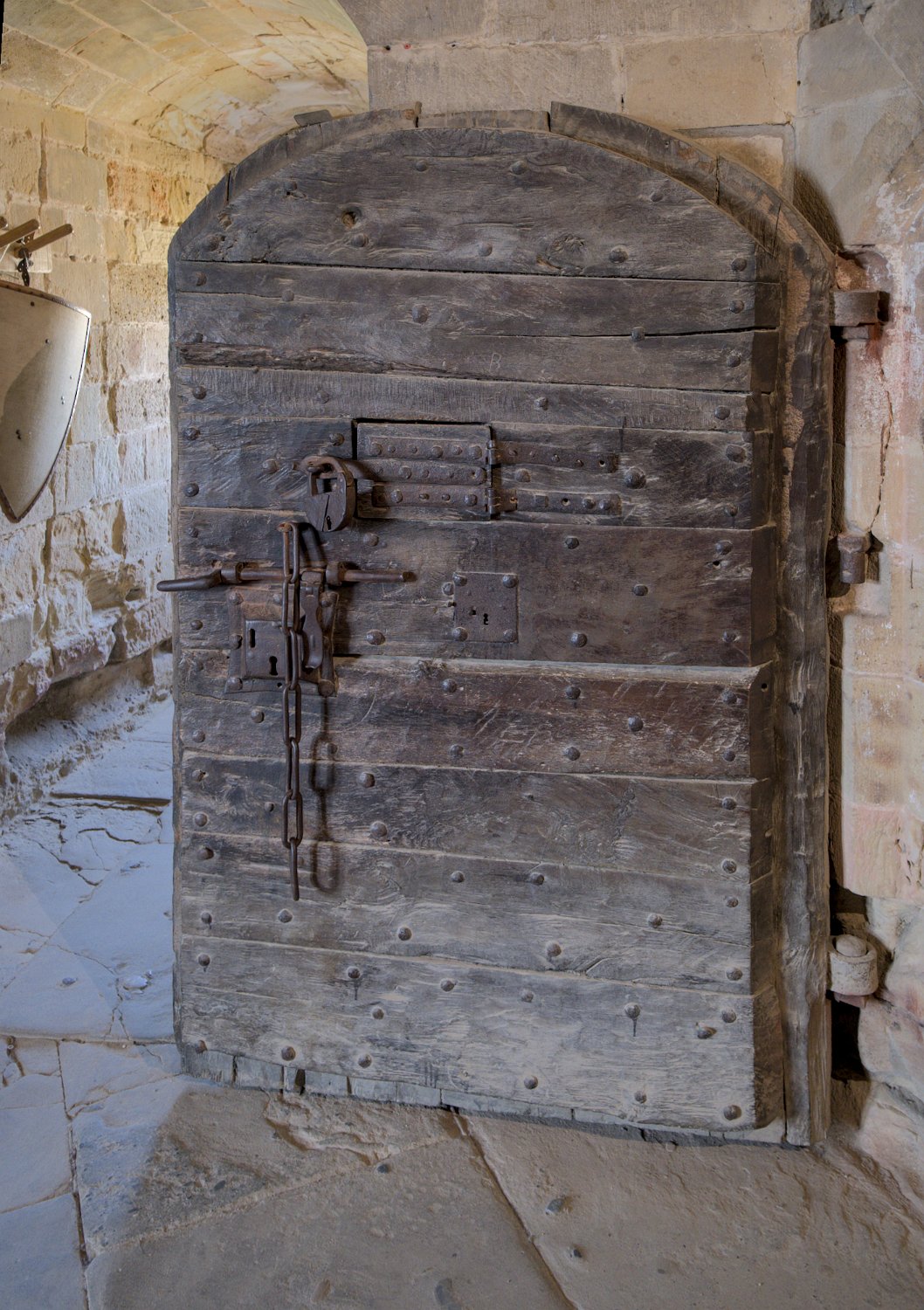Porte dans la salle de la tour ronde