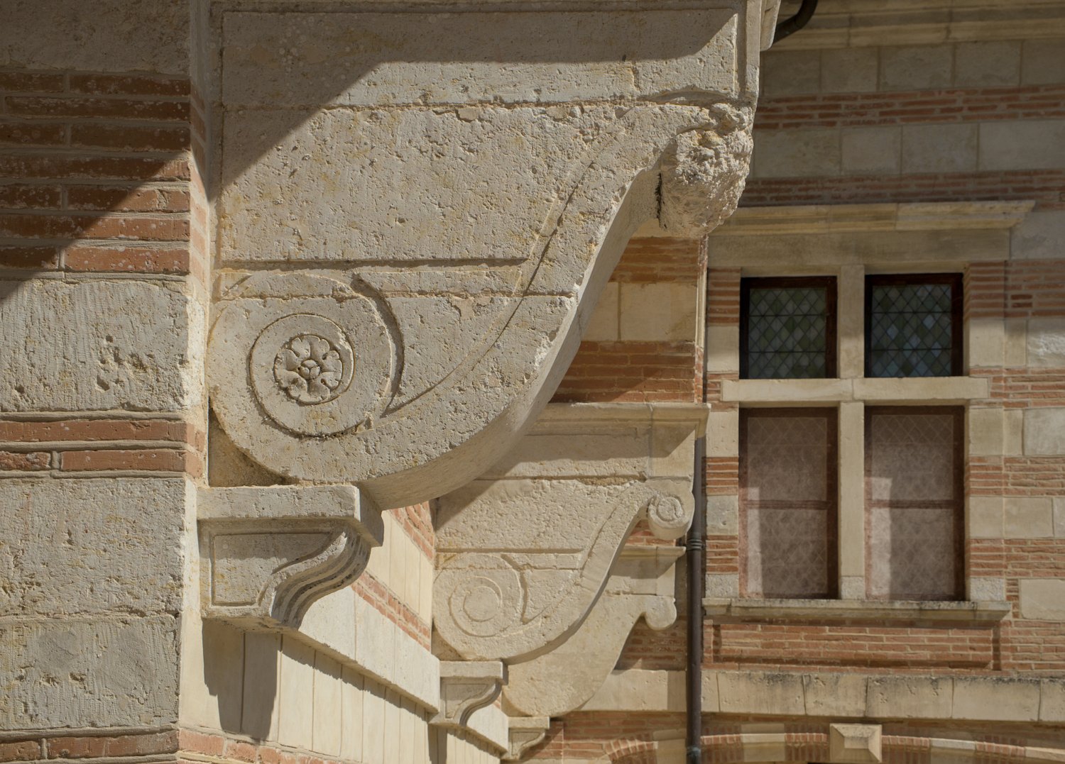 Détail de la coursière de la cour d'honneur