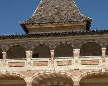Entrée du châeau vue de l'intérieur de la cour d'honneur