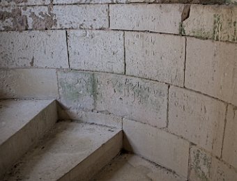 Eglise Saint Pierre de Sales- Signatures de visiteurs dans l'escalier du clocher