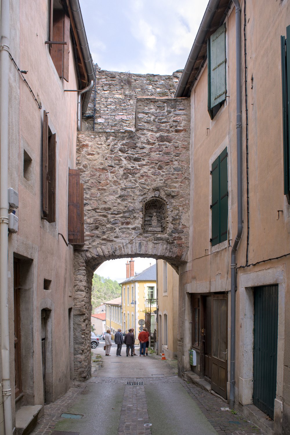 Porte dans les remparts