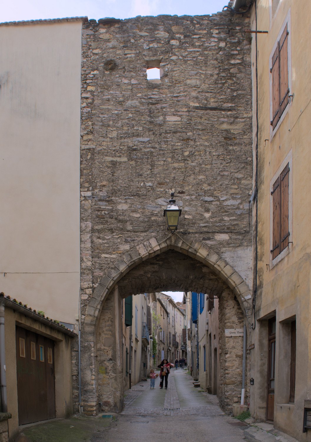 Porte dans les remparts