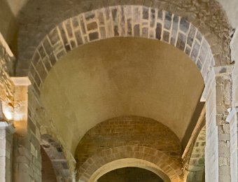 La nef mesure 29 x 14,30m.