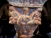 Chapiteau d'une colonne de la tribune