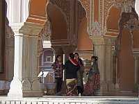 Visiteuses dans la Diwan-i-Khas