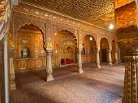 Anoop (ou Anup) Mahal - Salle des audiences privées. Au centre le trône