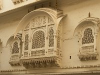 Fenêtre avec jali (claustra) donnant sur la cour Holi  Permettait aux femmes d'assister aux fêtes sans être vues