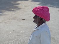 Personnage photographié sur la route entre Jodhpur et Ranakpur depuis le bus