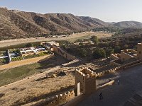 Le lac Maota et le Dilaram Bagh (jardin safran) vus des galeries  Le jardin où le coeur se repose