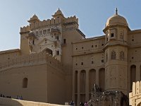 Vue rapprochée du fort et la rampe d'accès