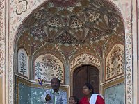 Selfie à côté de la porte de Ganesh