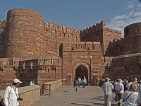 1ère entrée du fort (Amar Singh gate)  Du nom d'un seigneur qui s'opposa à Jahangir et y fut exécuté en 1644