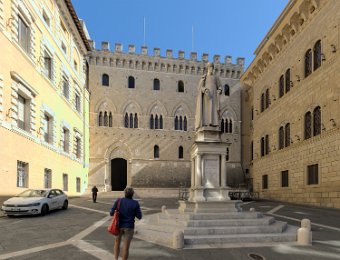 Piazza et Palazzo Salinbeni