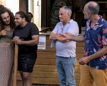 Traduction simultannée par Nidala Barker fille de l'ethno anthropologue Barbara Glowczewski  NIDALA BARKER est une auteure-compositrice-interprète, militante et éducatrice en plein air. Née du peuple aborigène Djugun du Kimberley, sa musique est un hymne pour les cœurs ouverts et les poings levés.