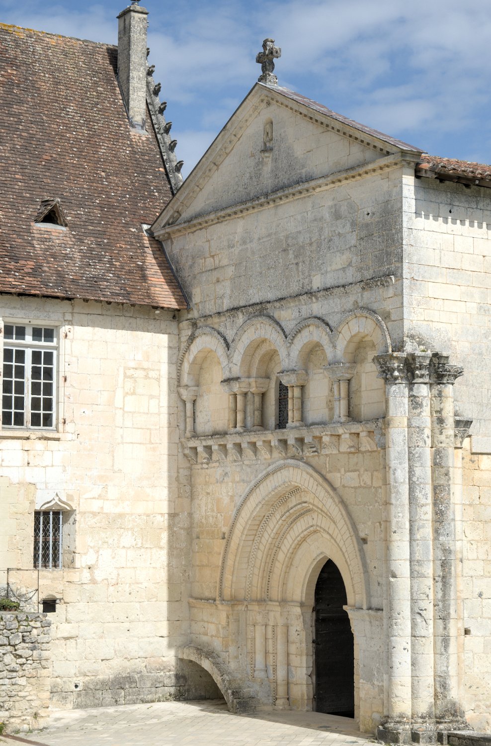Entrée de l'église abbatiale