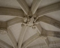 Escalier au 2ème étage - détail de la voute