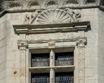 Fenêtre de la tour de l'escalier d'honneur