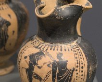 Oénochoé à embouchure trilobée