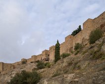 Vue d'ensemble des remparts qui dominent la ville