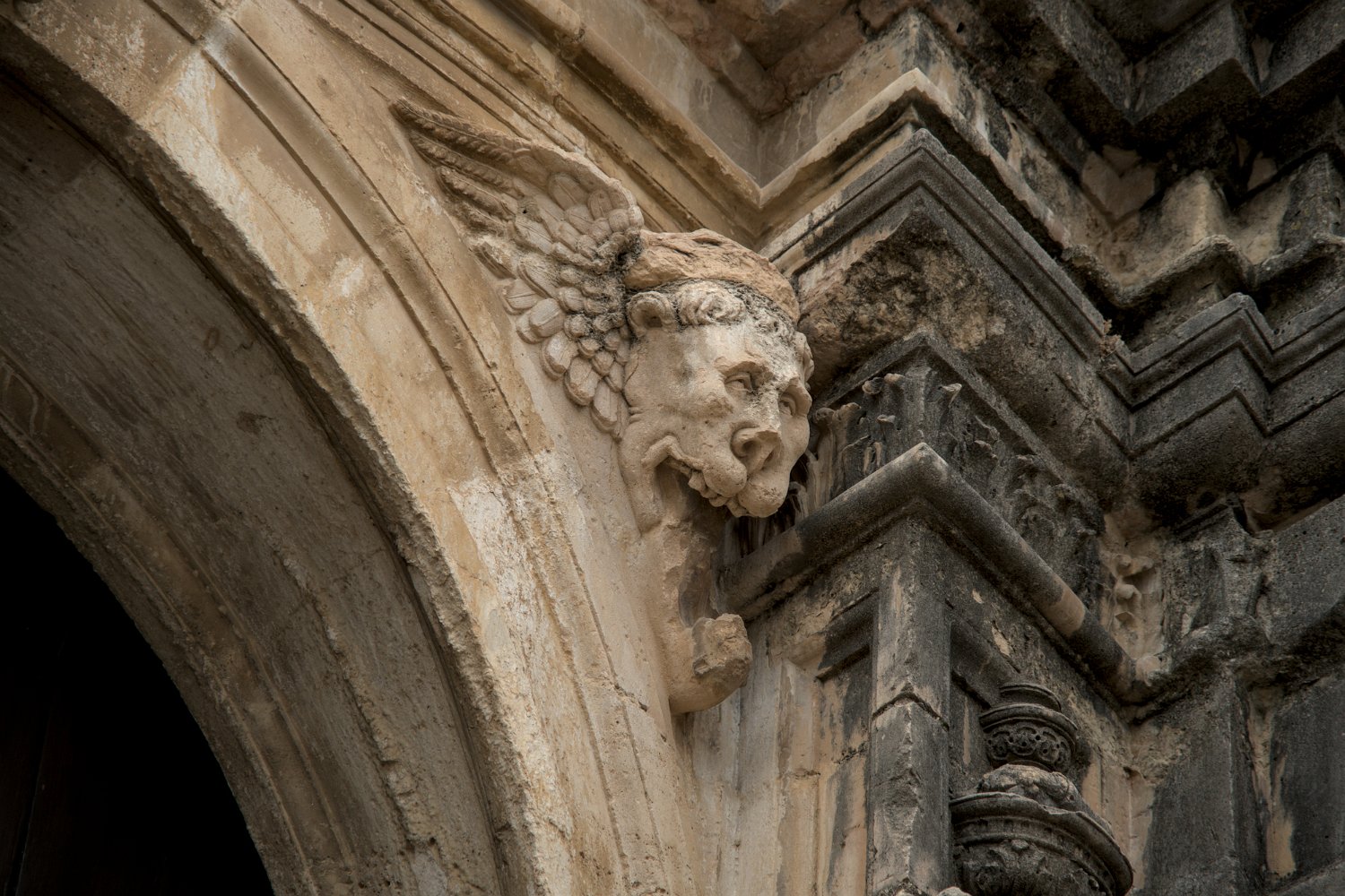 Eglise Santa Maria la Mayor - Détail du porche