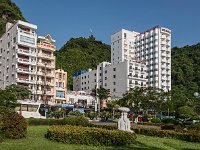 Immeuble de l'avenue qui longe la baie