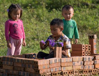 Enfant dans un bateau