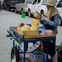 DSC 1375  Une vendeuse d&#39;ananas